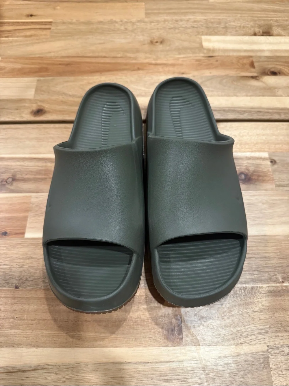 Mens Nike Calm 2.0 slides army green